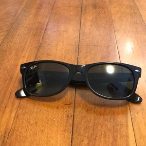 Ray-Ban Wayfarer Sunglasses, Black